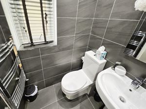 En suite- click for photo gallery